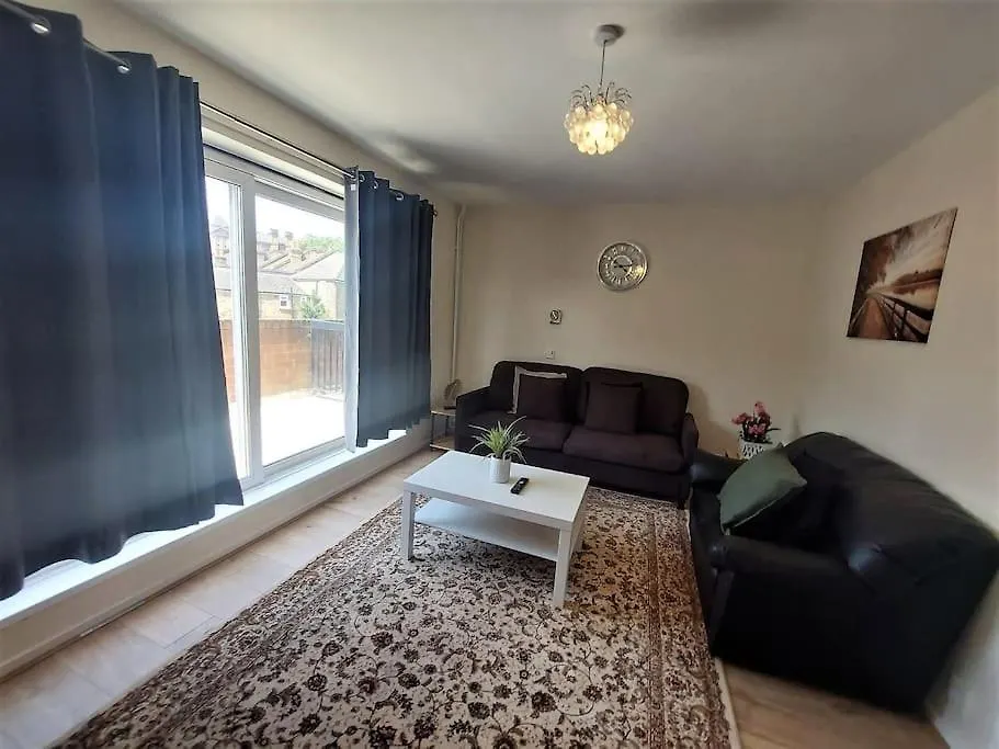 Holiday home London Zone 2, Spacious 3 Bedroom House