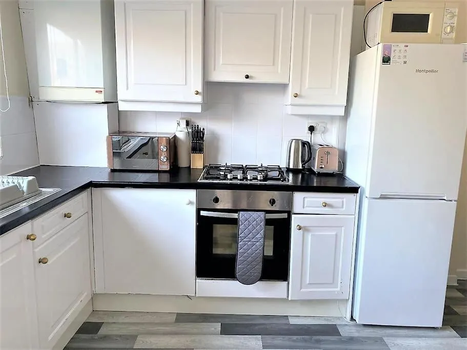 Holiday home London Zone 2, Spacious 3 Bedroom House United Kingdom
