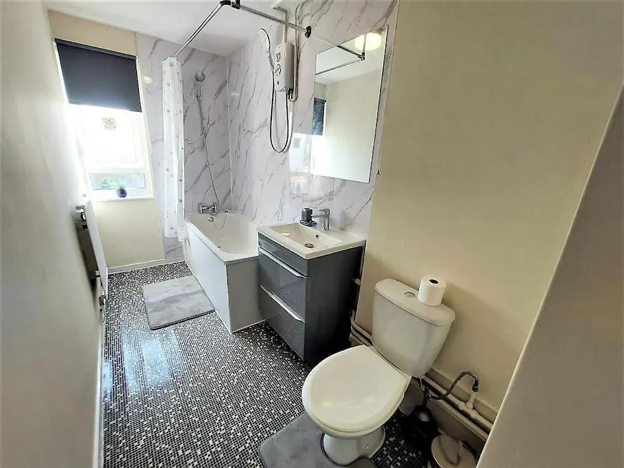 London Zone 2, Spacious 3 Bedroom House Holiday home
